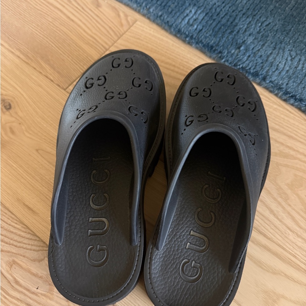 Gucci Women's Black Embossed Mules/clog AUTHENTIC - Picture 3 of 4